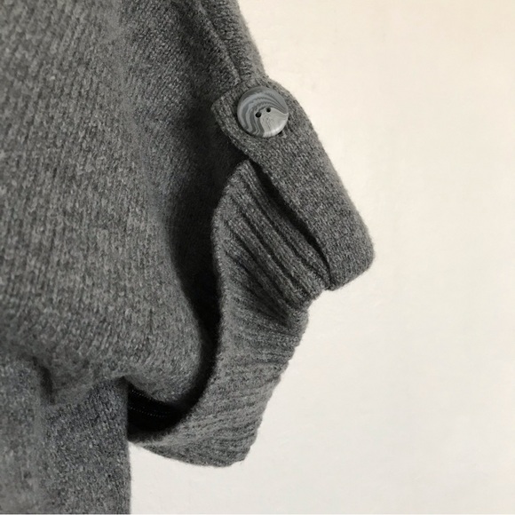 Logix Gray Short Sleeve Turtleneck Sweater Sz Small Lambswool Blend Button Sides - Picture 8 of 9
